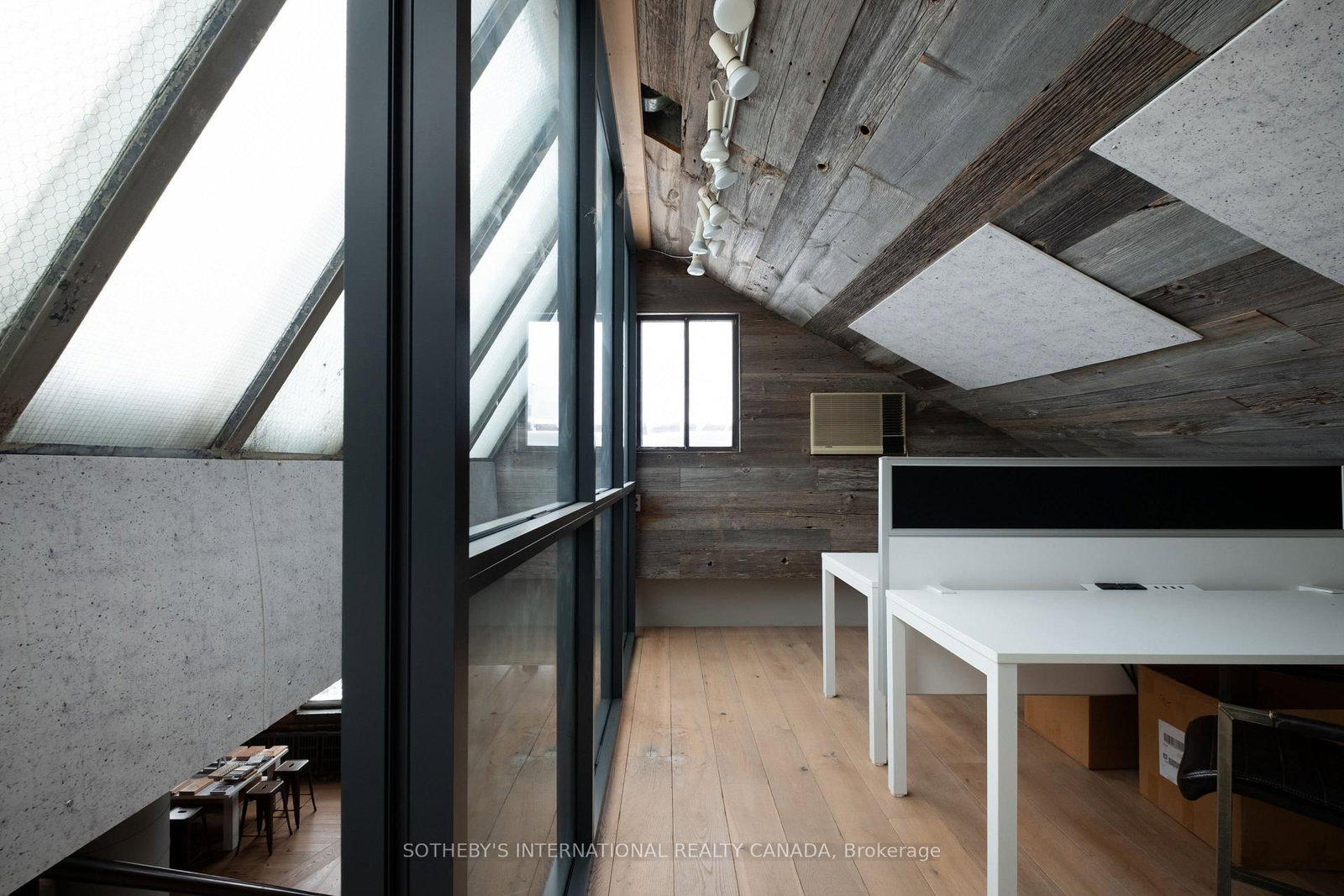 287 Macpherson Avenue, Unit 303 - Photo 17