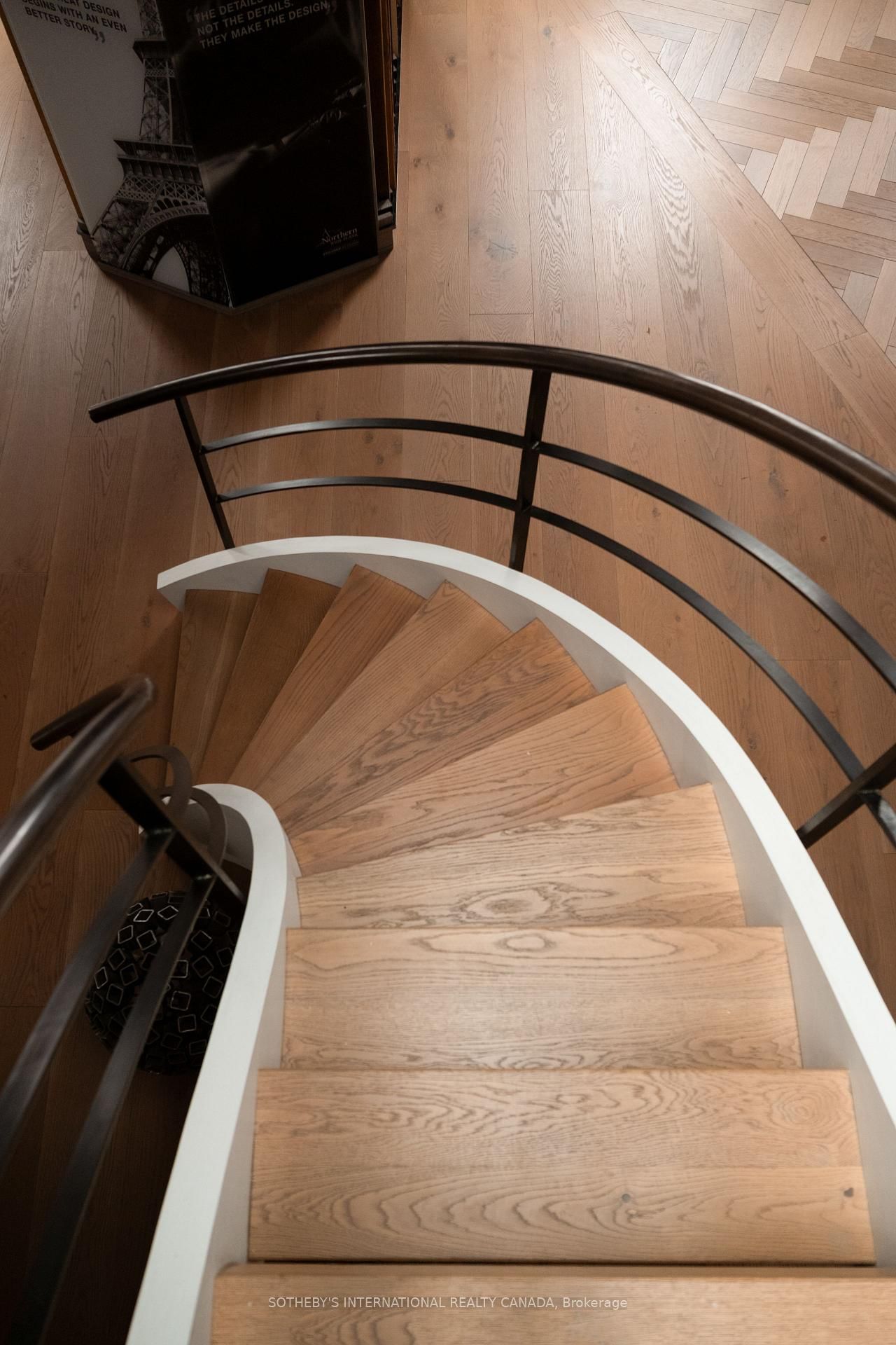 287 Macpherson Avenue, Unit 303 - Photo 18