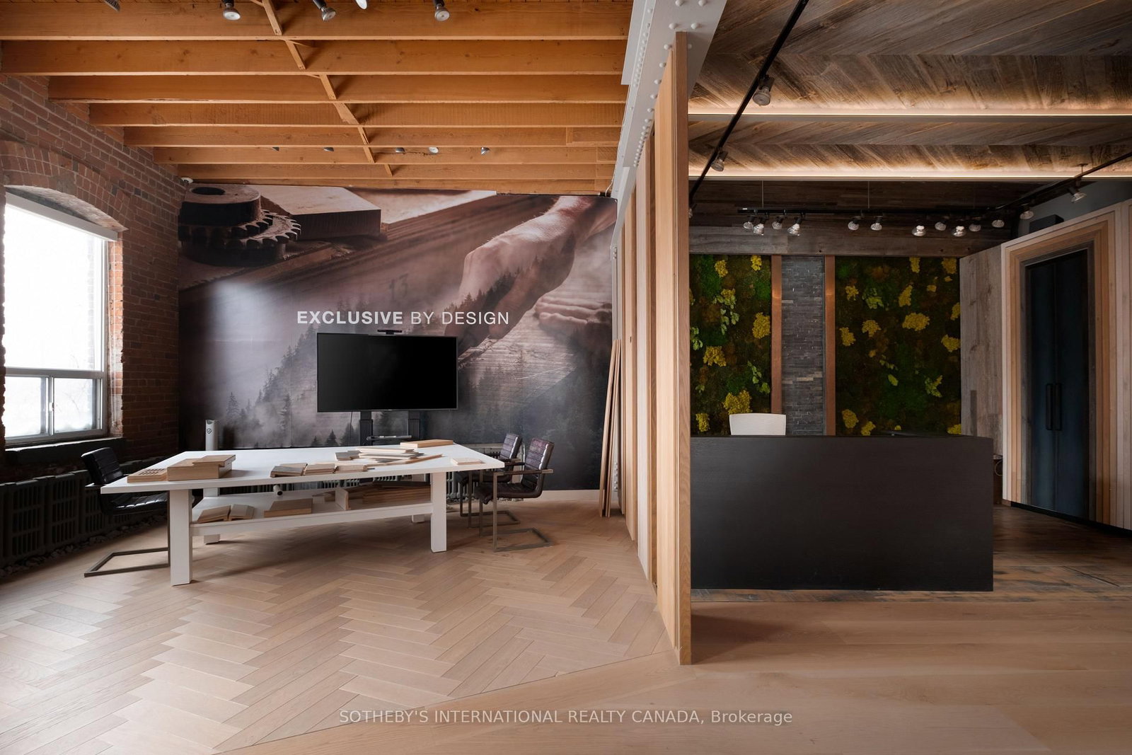 287 Macpherson Avenue, Unit 304 - Photo 2