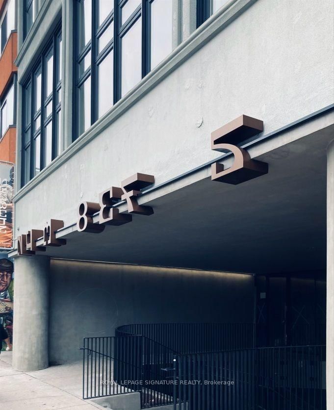 1305 Dundas Street W, Unit Lower