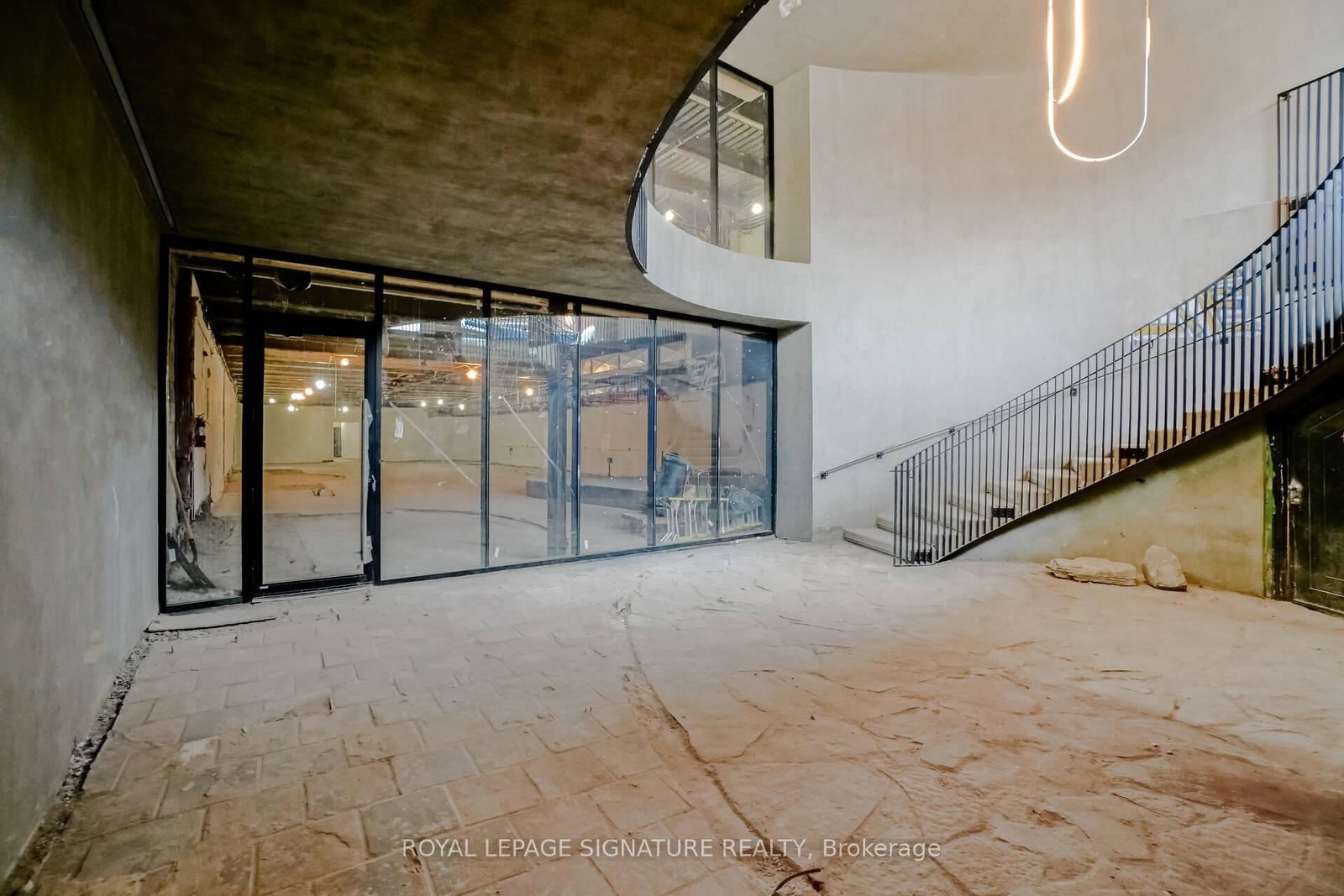 1305 Dundas Street W, Unit Lower - Photo 4