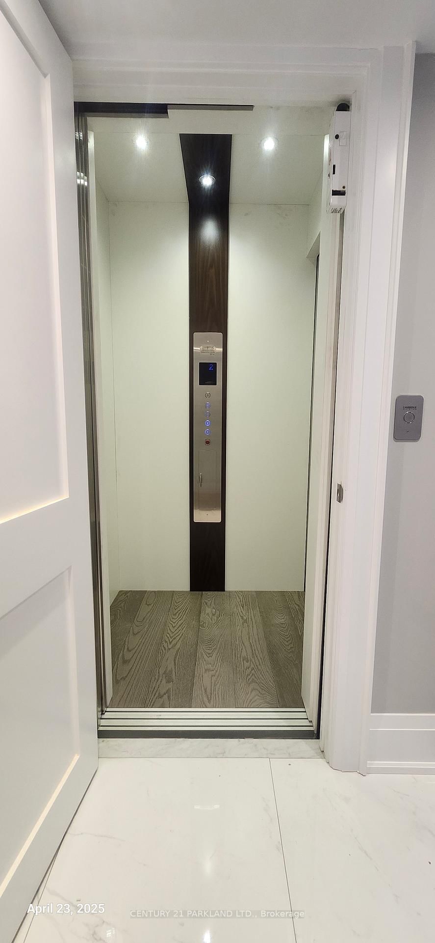 Listing Image 3