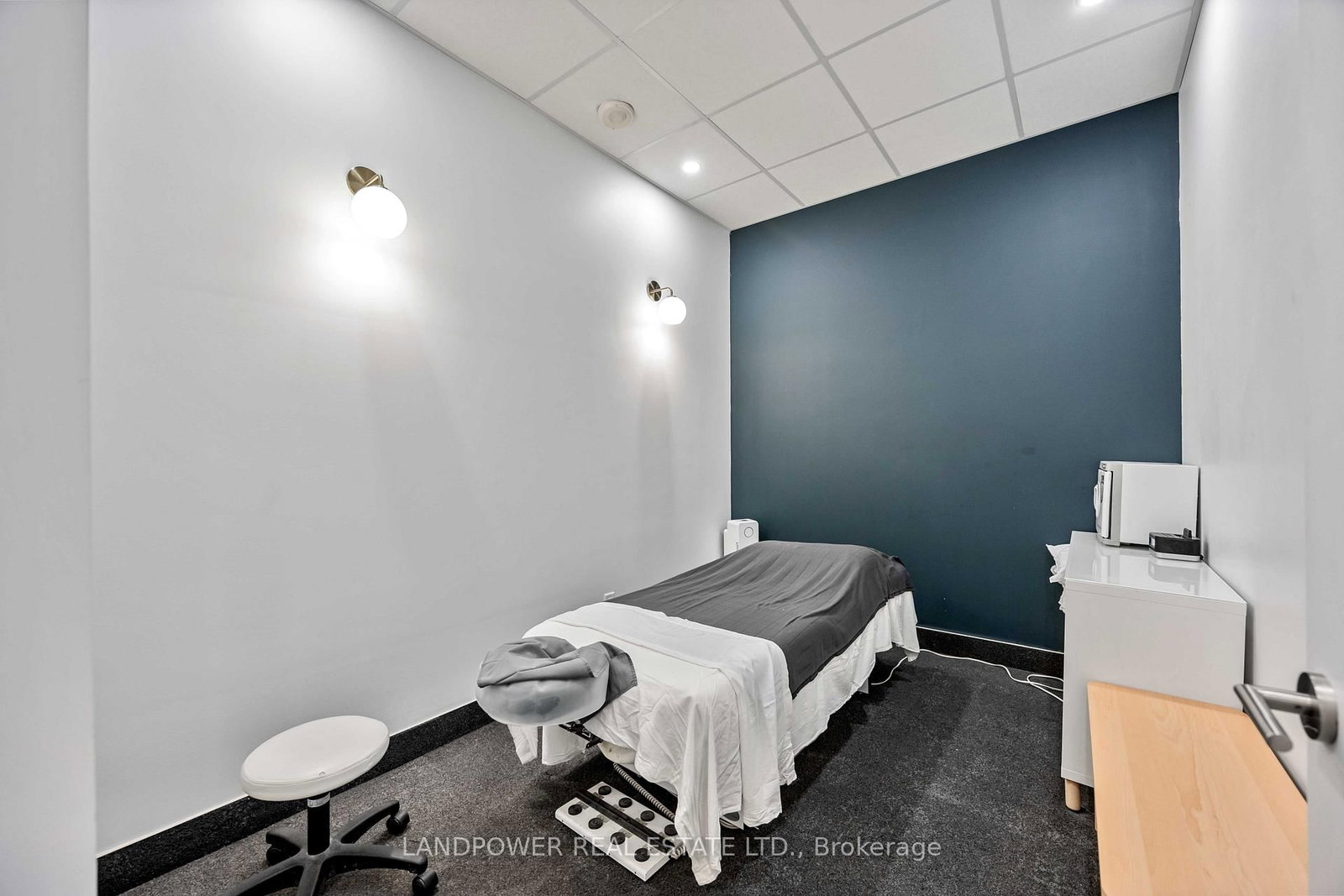 15 Wellesley Street W, Unit 220-221 - Photo 6