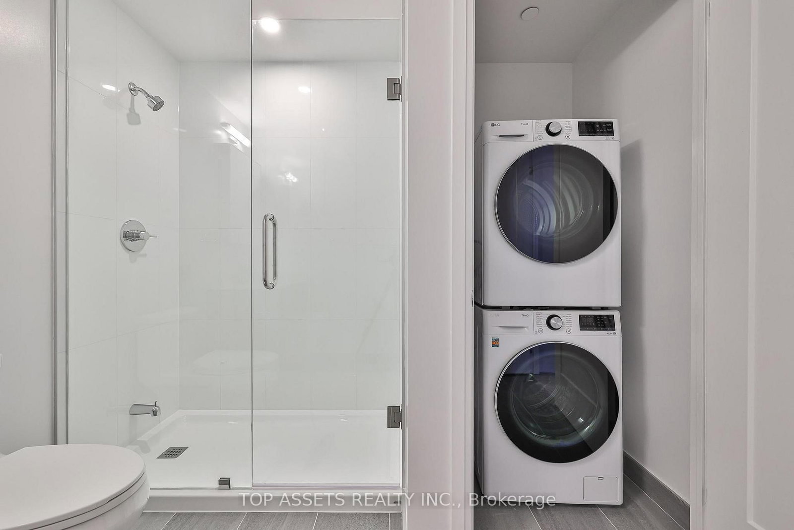 65 Broadway Avenue, Unit 1701 - Photo 26