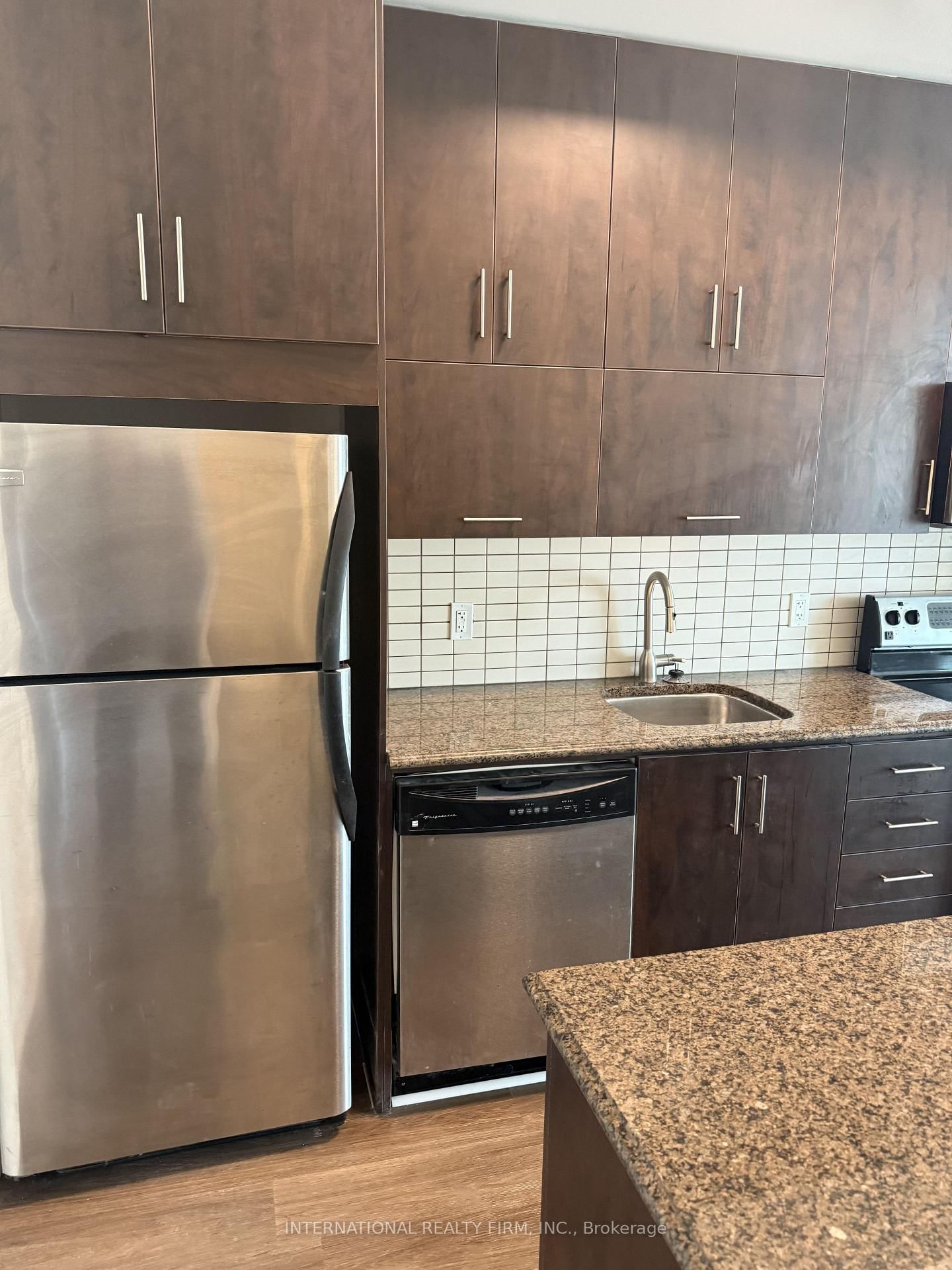 112 George Street, Unit 710 - Photo 3