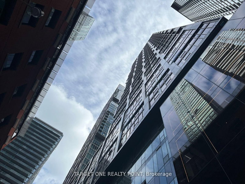 home for lease on 2212-35 Mercer Street