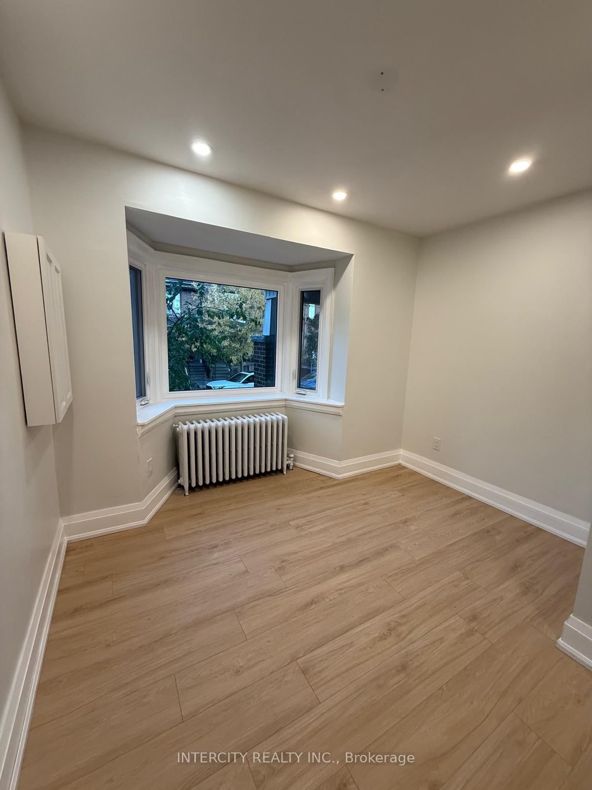 Semi-Detached House for lease at Main Flr-380 Clinton Street, Toronto, Ontario, M6G 2Z2 - Annex - MLS: C12727304