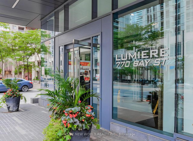 2208 - 770 Bay Street