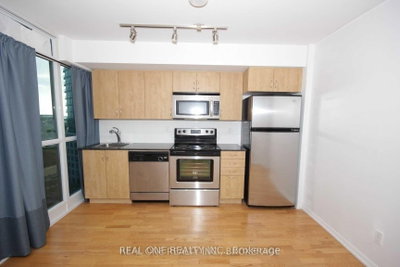 Unit 1072 — 209 Fort York Boulevard — photo 4