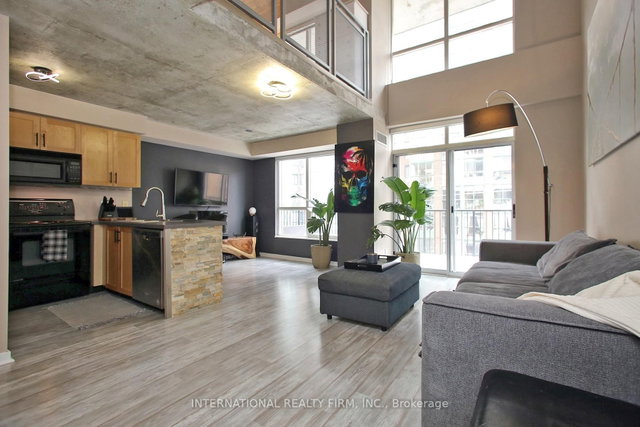 408 - 800 King Street W