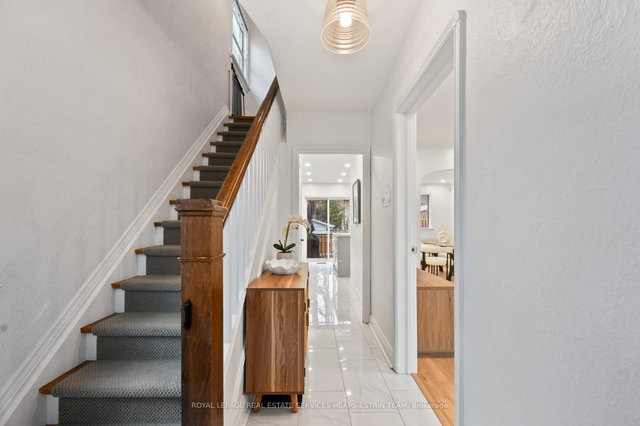 54 Thursfield Crescent