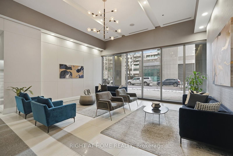3811 - 19 Grand Trunk Cres, Toronto, M5J 3A3 | Image 2