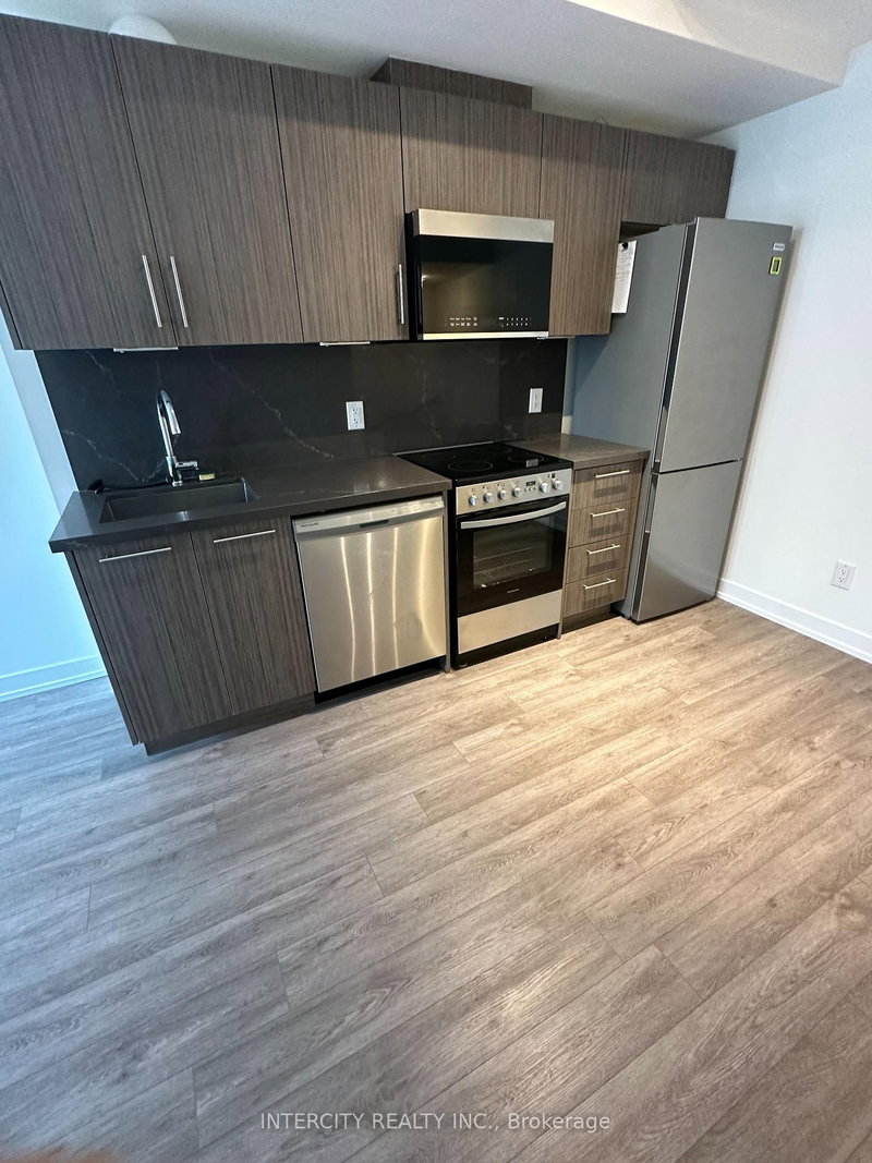 home for lease on 3-871 Sheppard Avenue