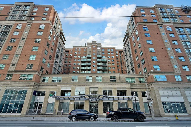 220 - 323 Richmond Street E