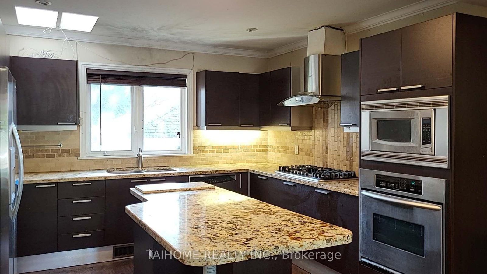 Detached House for sale at 6 Vonda Avenue, Toronto, Ontario, M2N 5E7 - Willowdale East - MLS: C12734498