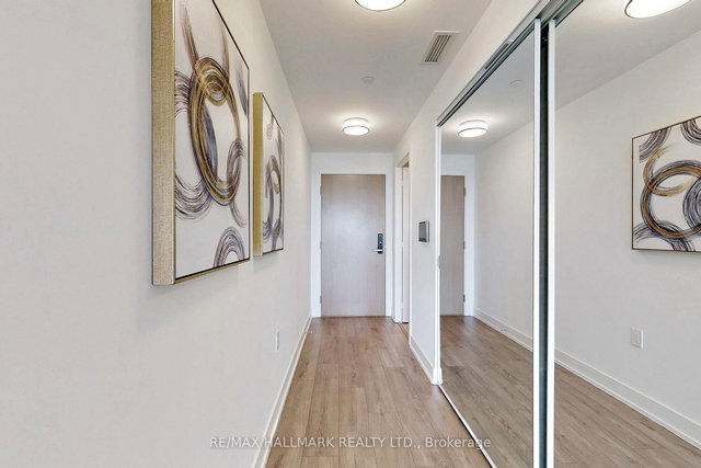 2618 - 585 Bloor Street E