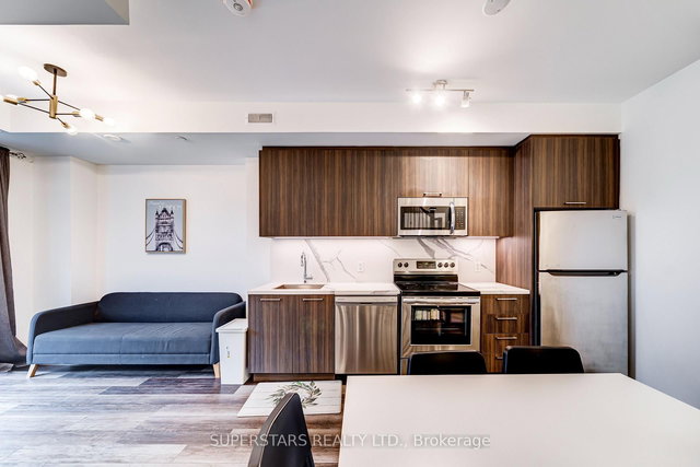 27 - 51 Winlock Park