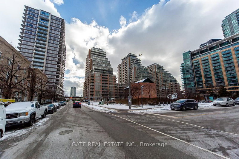 home for lease on 407-65 East Liberty Street