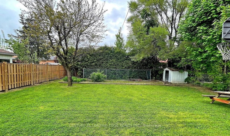 246 WATERLOO Ave, Toronto, M3H 3Z4 | Image 2