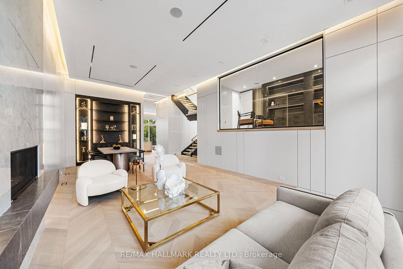 167 Parkhurst Blvd, Toronto, M4G 2E9 | Image 2