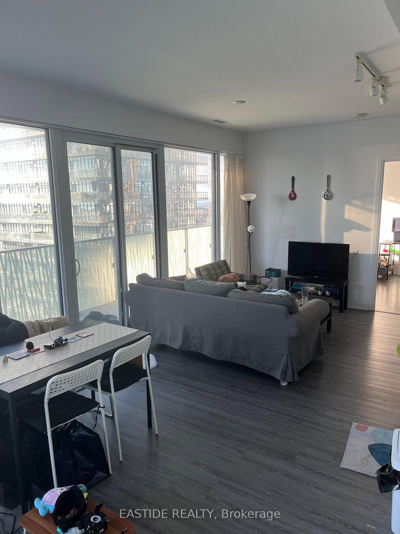 home for lease on 4002-42 Charles Street E