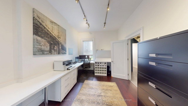 542 Richmond Street W