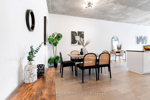 608 - 60 Bathurst Street