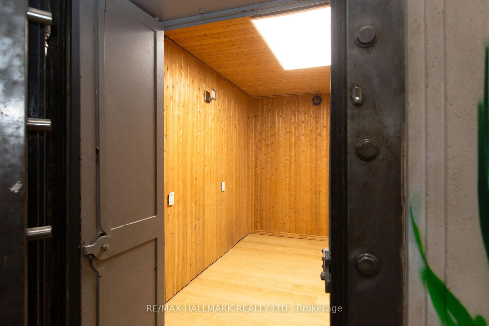 306A Eglinton Avenue W - Photo 11