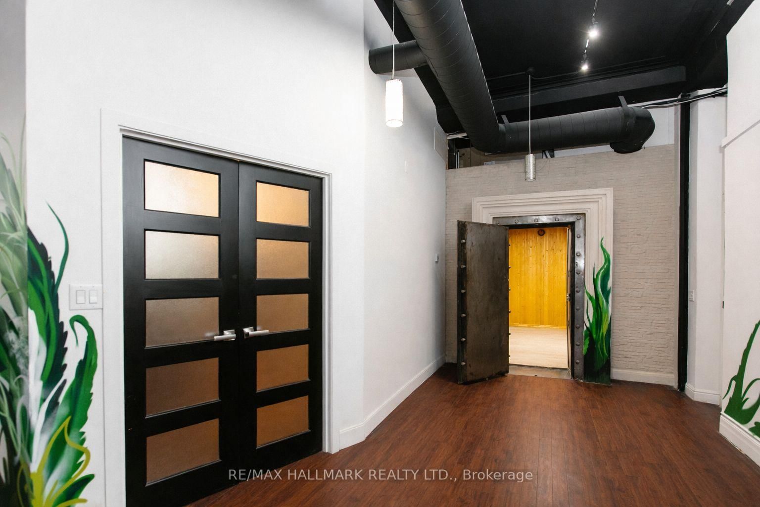 306A Eglinton Avenue W - Photo 14