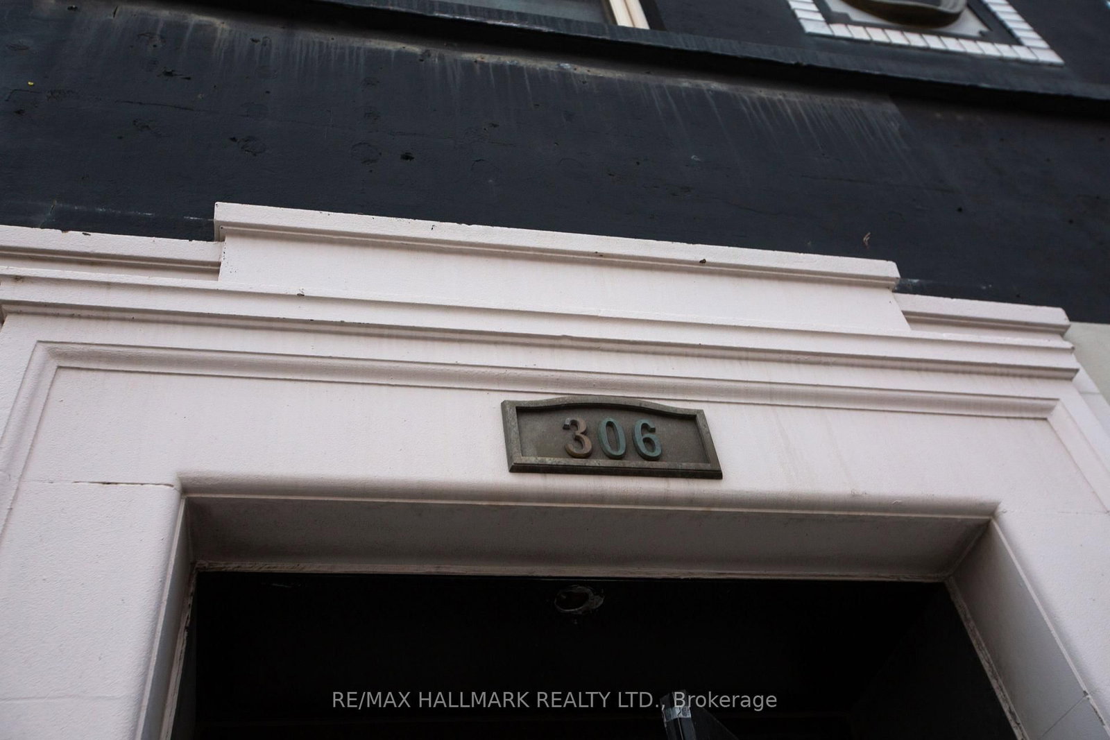 306A Eglinton Avenue W - Photo 4