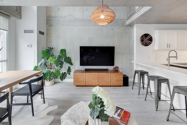 312 - 954 King Street W