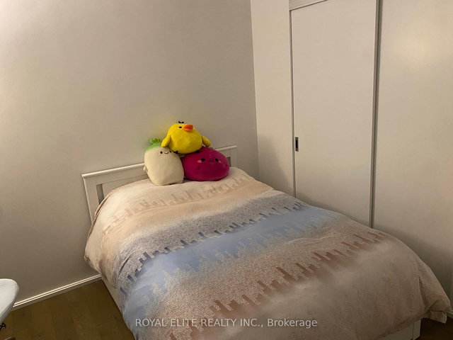 907 - 8 Charlotte Street