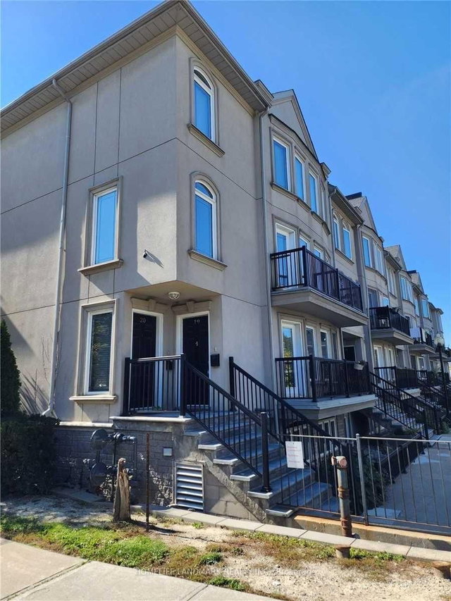 19 - 118 Finch Avenue W