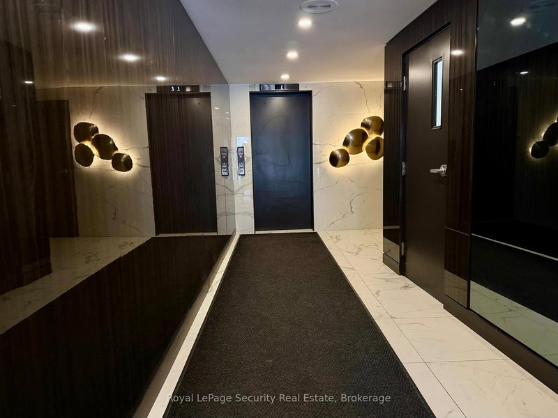 10 - 20 Glebe Rd W, Toronto, M5P 1C9 | Image 2