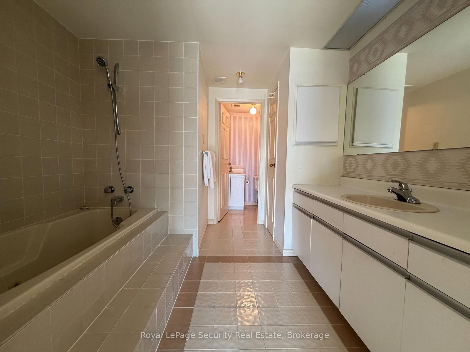 20 Glebe Road W, Unit 10 - Photo 27