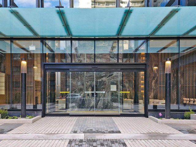 1103 - 127 Broadway Avenue