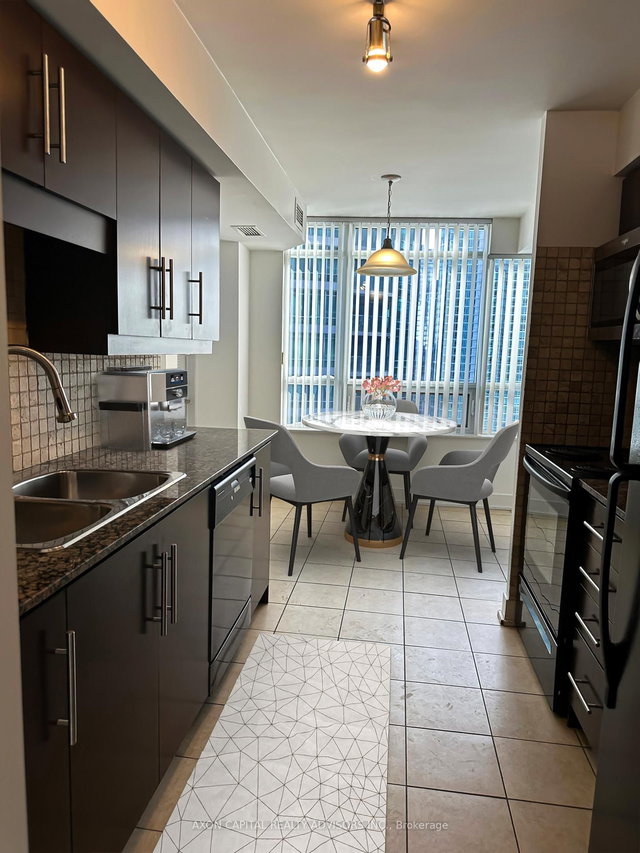 1619 - 20 Blue Jays Way