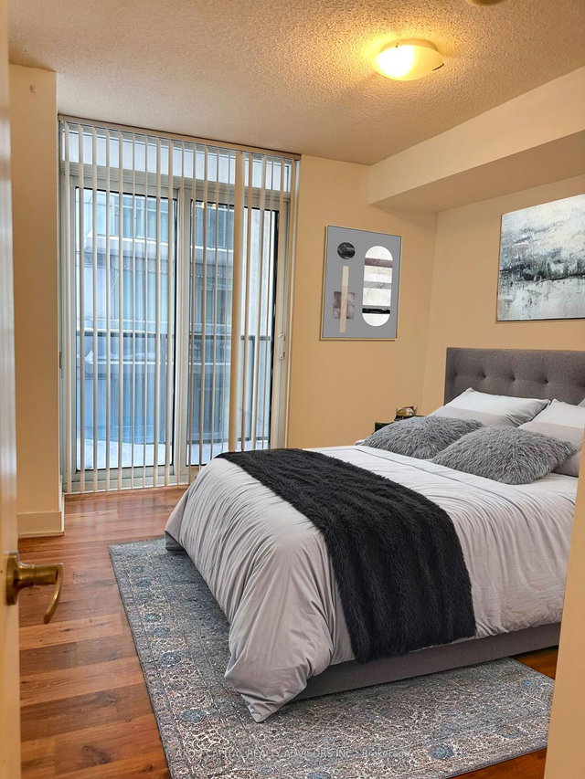 1619 - 20 Blue Jays Way