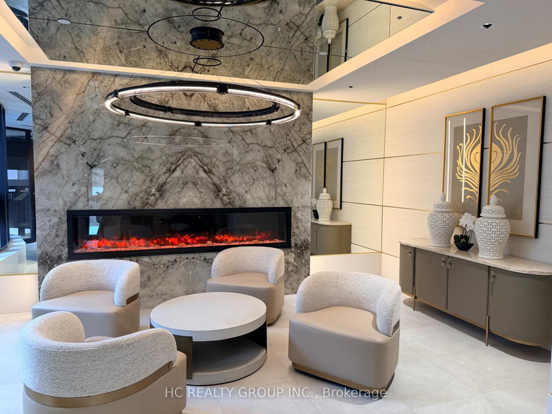 home for lease on 1811-5858 Yonge Street