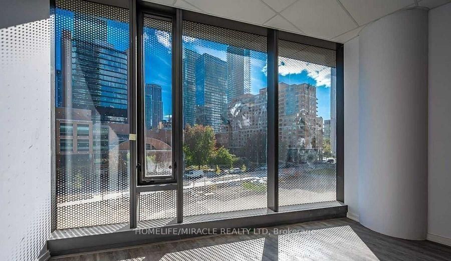 15 Wellesley Street W, Unit 215 - Photo 8