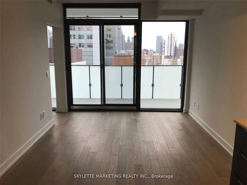 home for lease on 1616-25 Richmond Street E