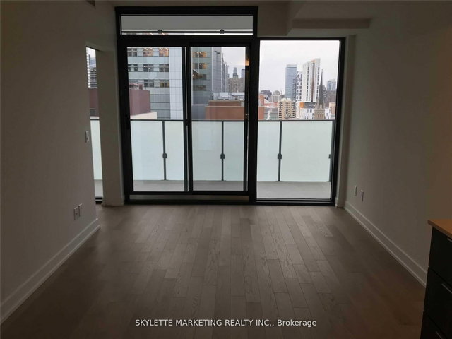 1616 - 25 Richmond Street E