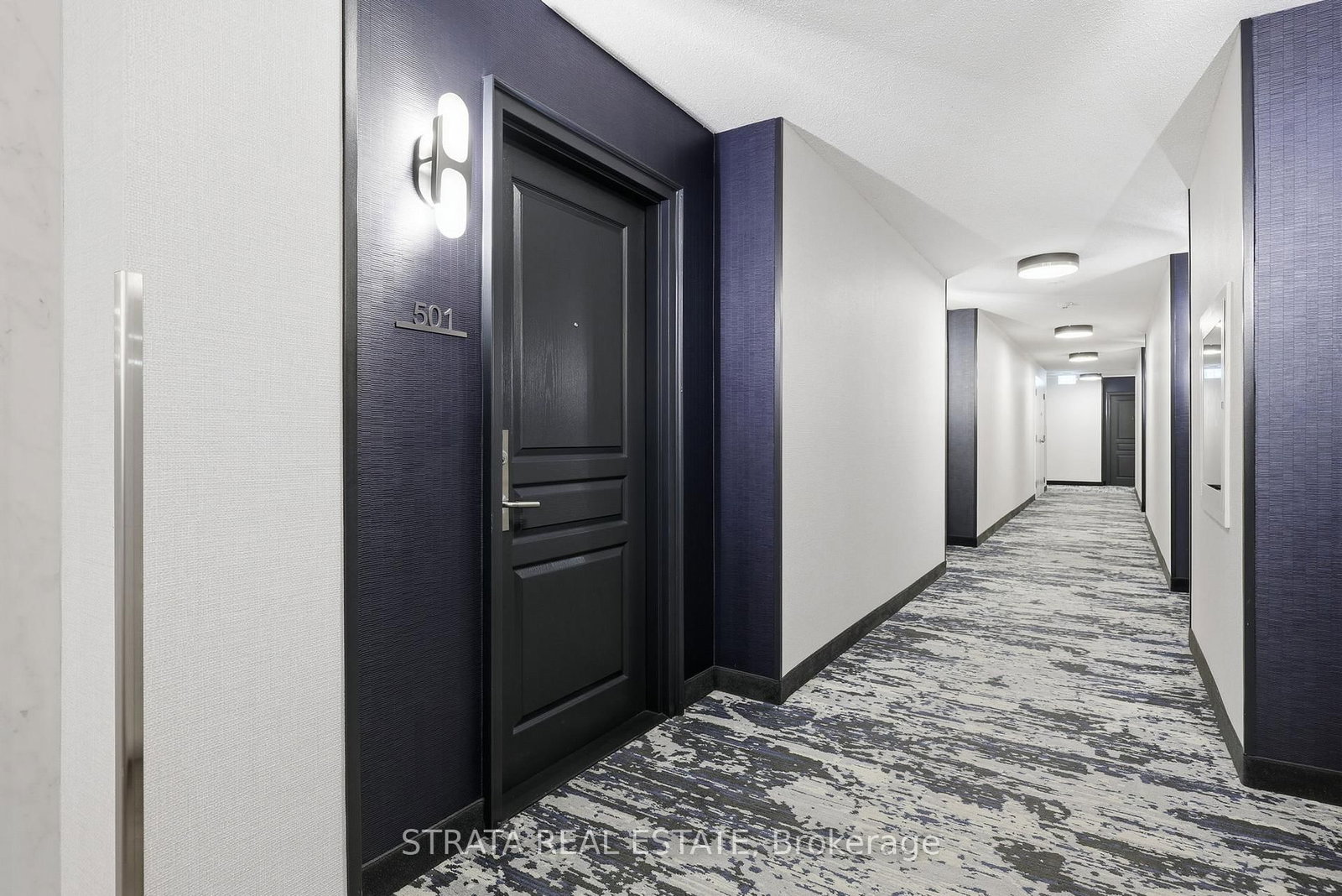 140 Simcoe Street, Unit 501 - Photo 2