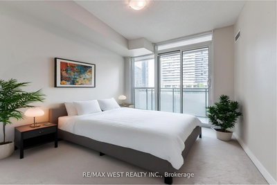 903-33 Bay Street, Toronto, Ontario image-0-4