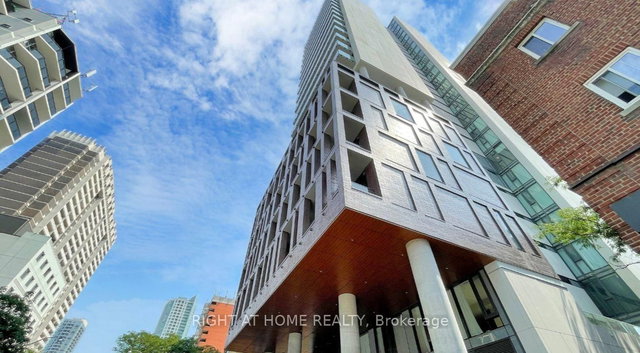 607 - 81 Wellesley Street E