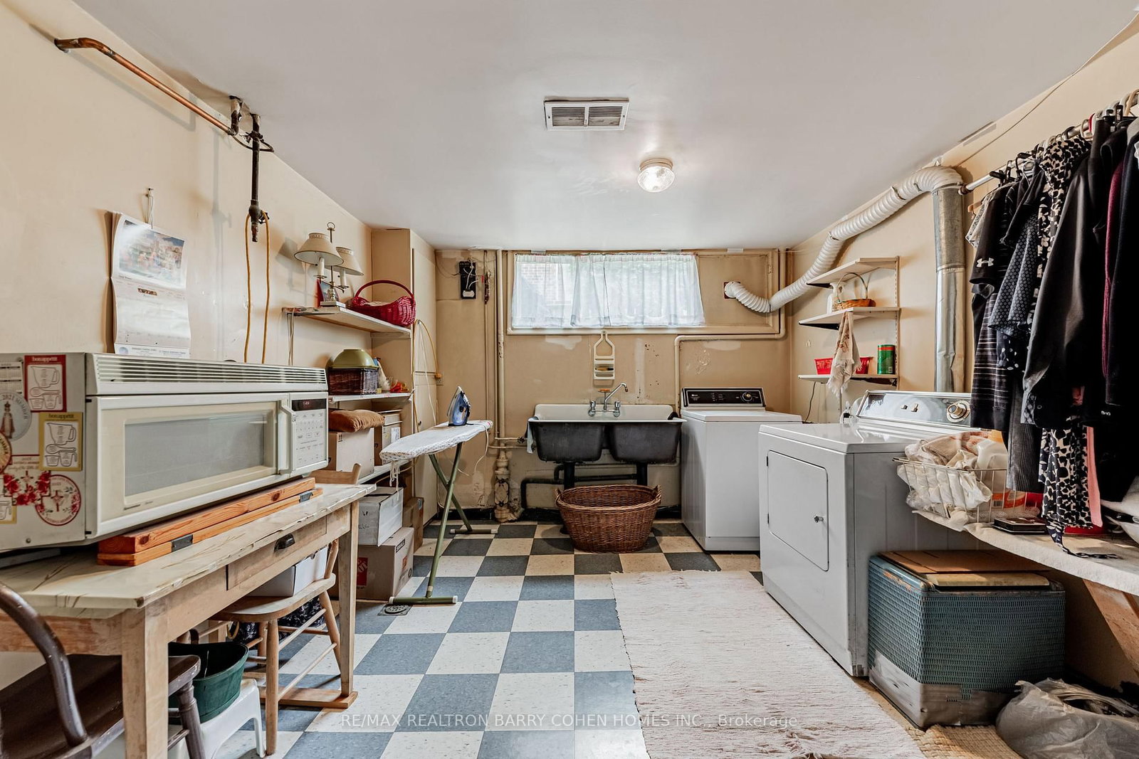 Detached House for lease at 200 Cortleigh Boulevard, Toronto, Ontario, M5N 1P5 - Lawrence Park South - MLS: C12748128