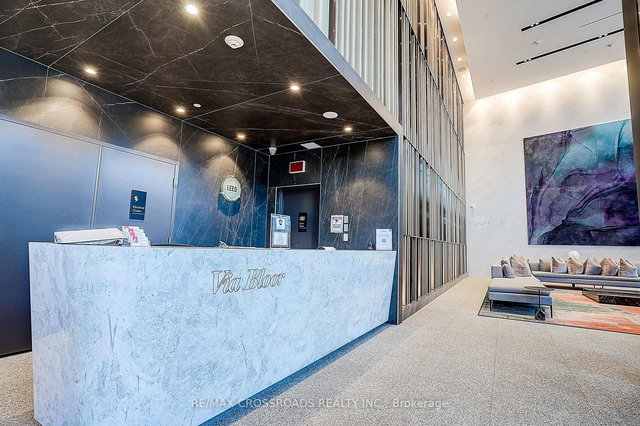 219 - 585 Bloor Street E