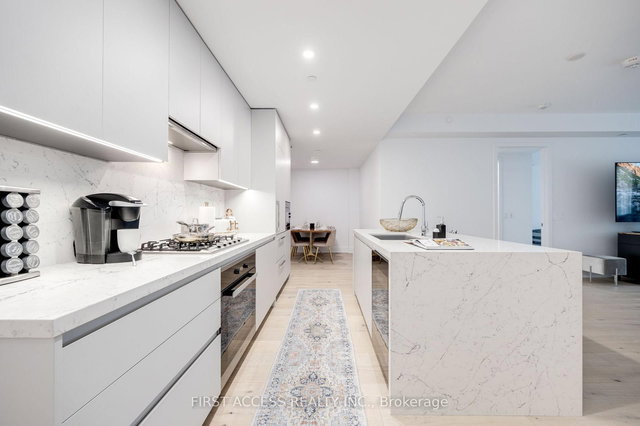 205 - 346 Davenport Road