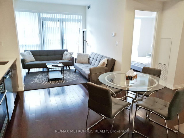 2117 - 460 Adelaide Street E