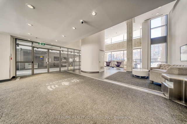 2002 - 285 Mutual Street